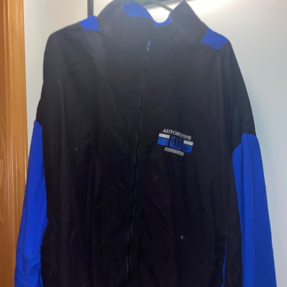 Automotive windbreaker